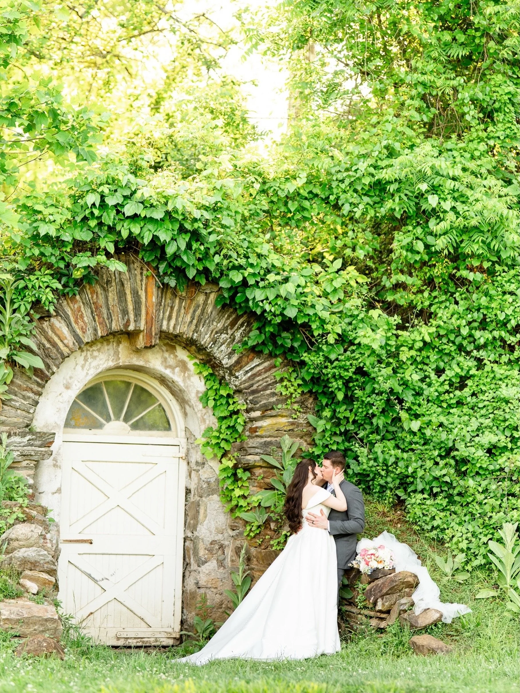 I adore this little spot tucked away from the crowd at @philanderchaseknoxestate 

It&rsquo;s the perfect place to sneak away for husband and wife portraits right after your ceremony.

Brianna + Groom&rsquo;s Vendor Team on IG 
Photography | @meganho