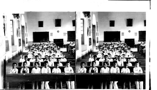 “The right way to Filipino Freedom –Boys in Normal High School, Manila, Philippine Islands.” Underwood &amp; Underwood, 1900.