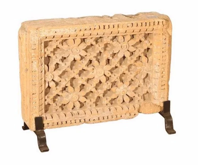 PANEL DE PIEDRA CON BASE DE METAL 64X27X47