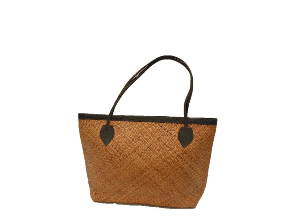 BOLSO CUADRADO TEJIDO FINO DE RATAN CAFÉ BA-0701