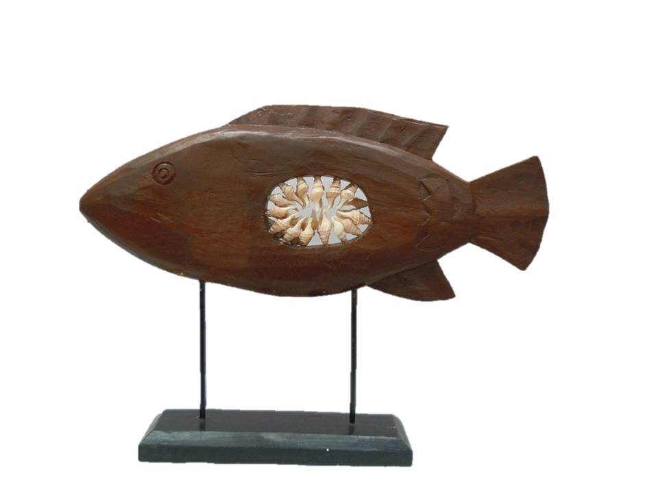 PESCADO MADERA C/CONCHA Y BASE 9X54X40CM SG10-27
