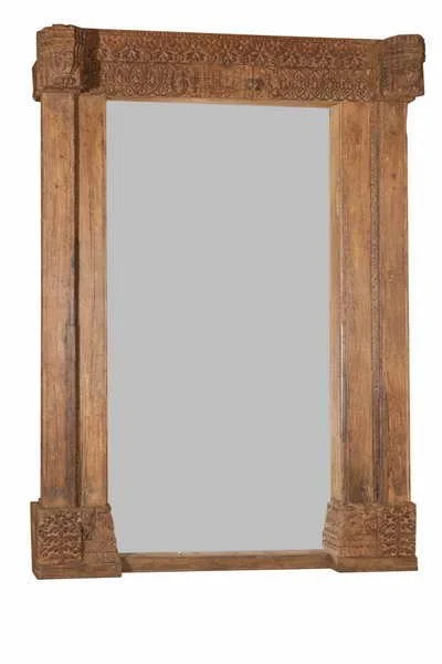 ESPEJO CON MARCO DE MADERA TALLADO 153X32X218CM.
