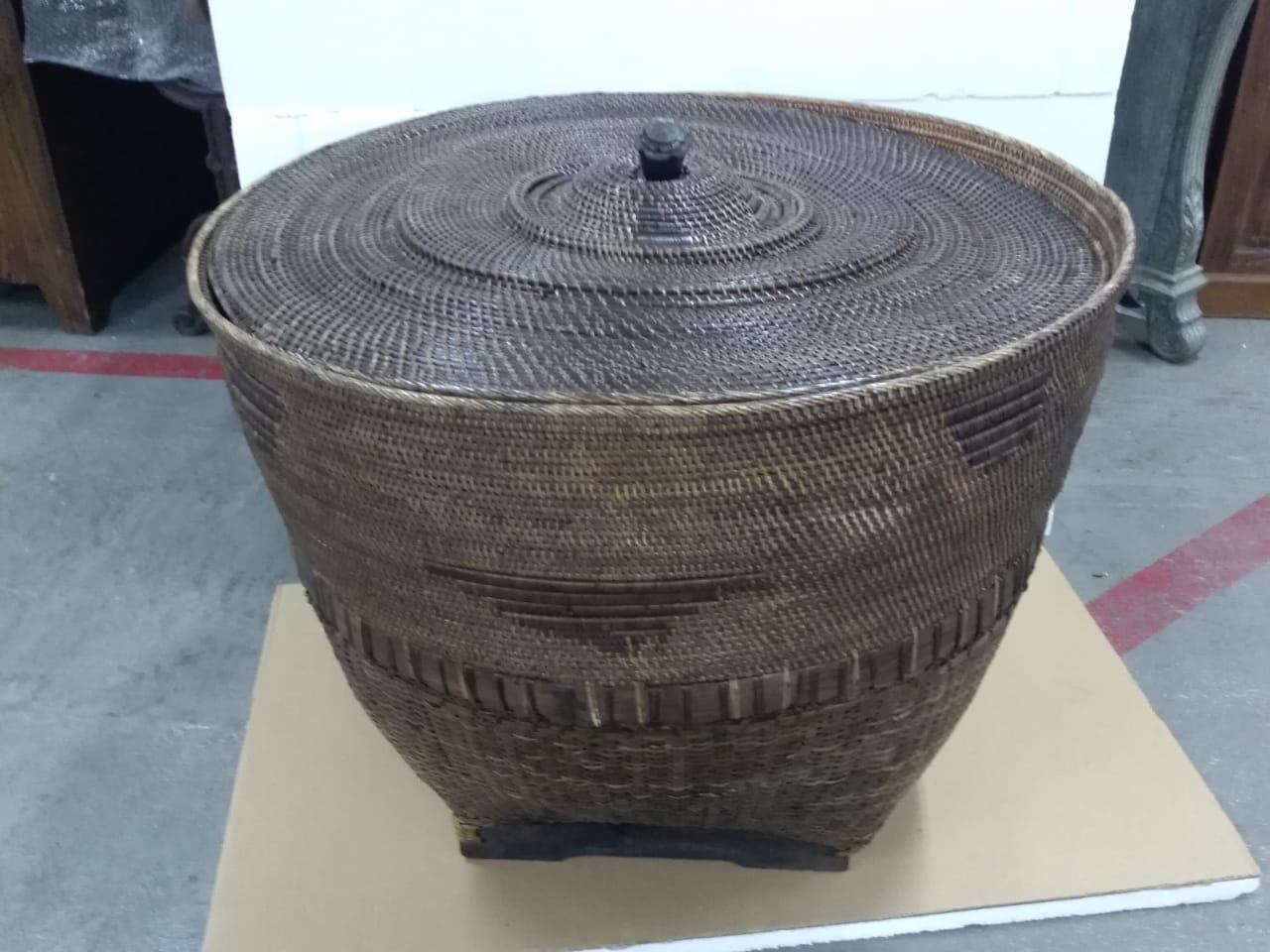 CESTO DE BAMBU CON TAPA 70X80CM.