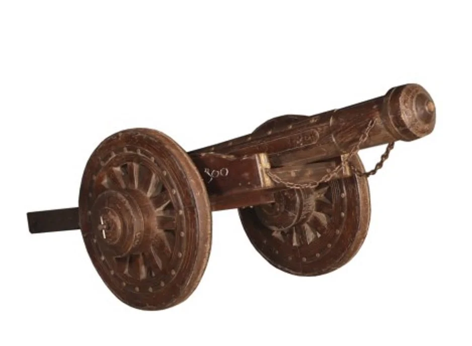 CAÑON DECORATIVO DE MADERA CON METAL 125X207X102CM.