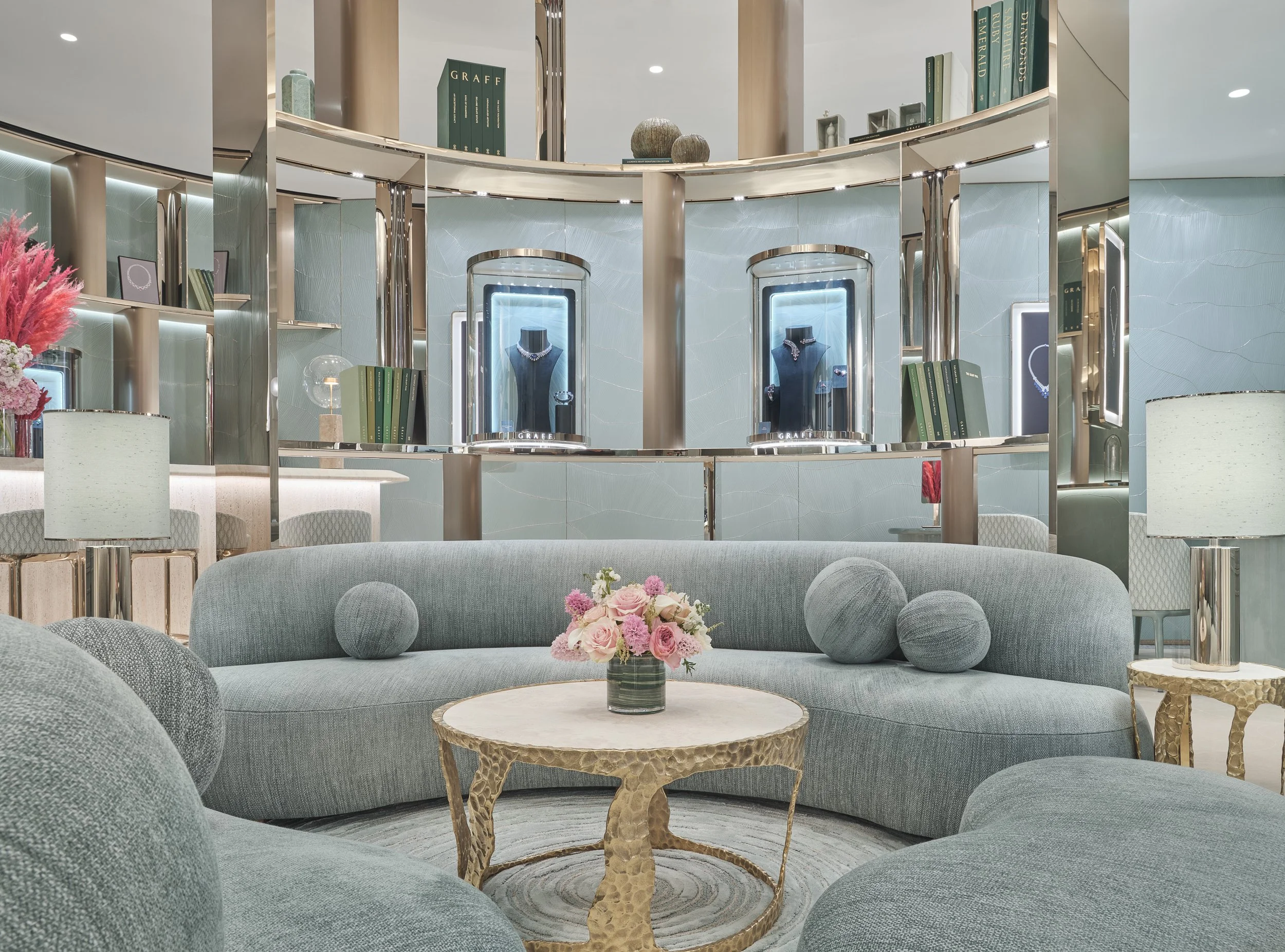 VIP LOUNGE