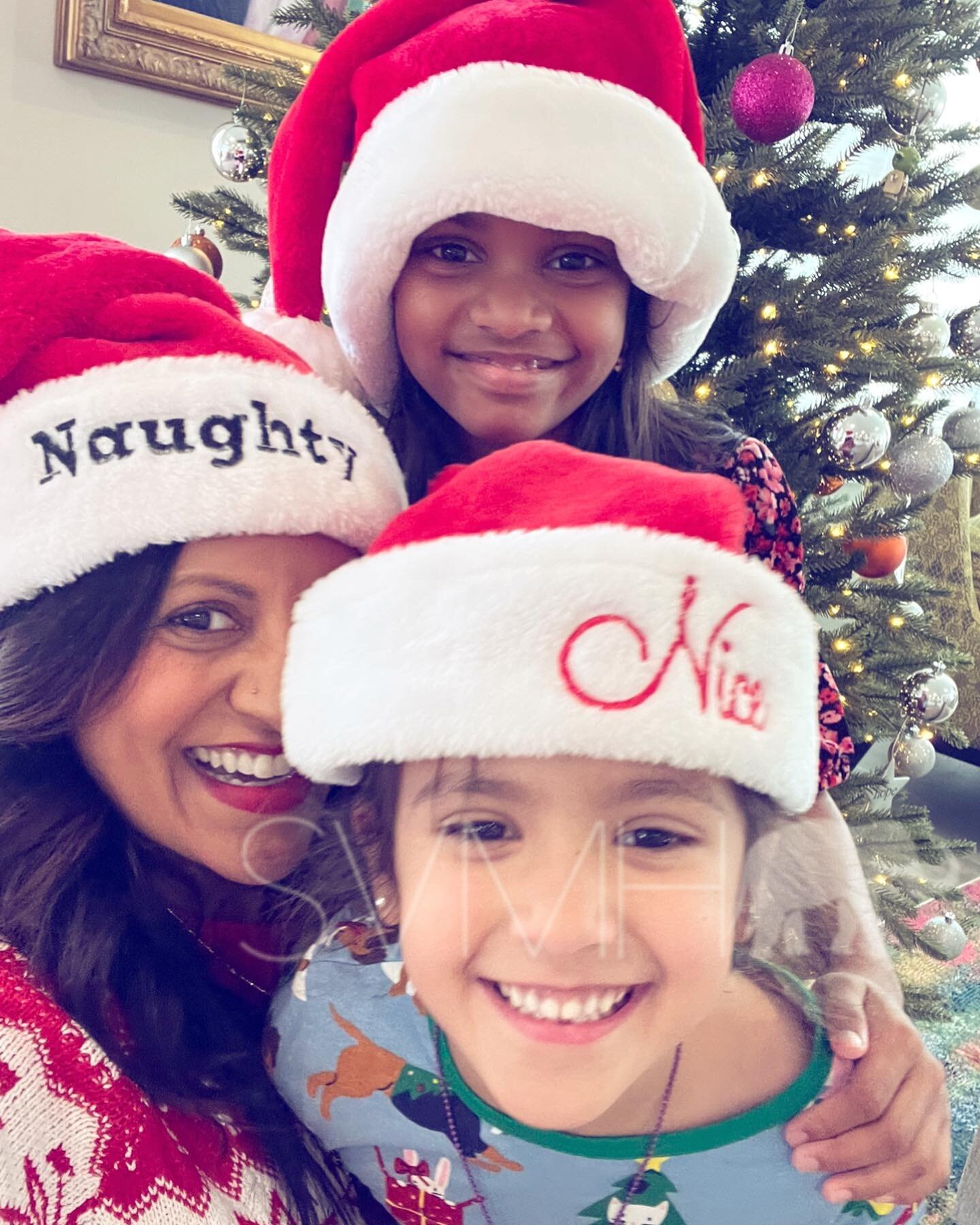 It&rsquo;s the most wonderful time of the year!🎄 We got into the spirit a little early over Thanksgiving, but in my book it&rsquo;s actually never too early! ☺️ Thx to my sis @ranjani_durham for hosting and for all the festive hats.🎅🏾 Happy Decemb