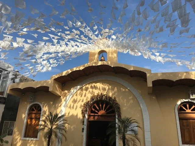 still.being.moved: Paz (49-minute playlist) 