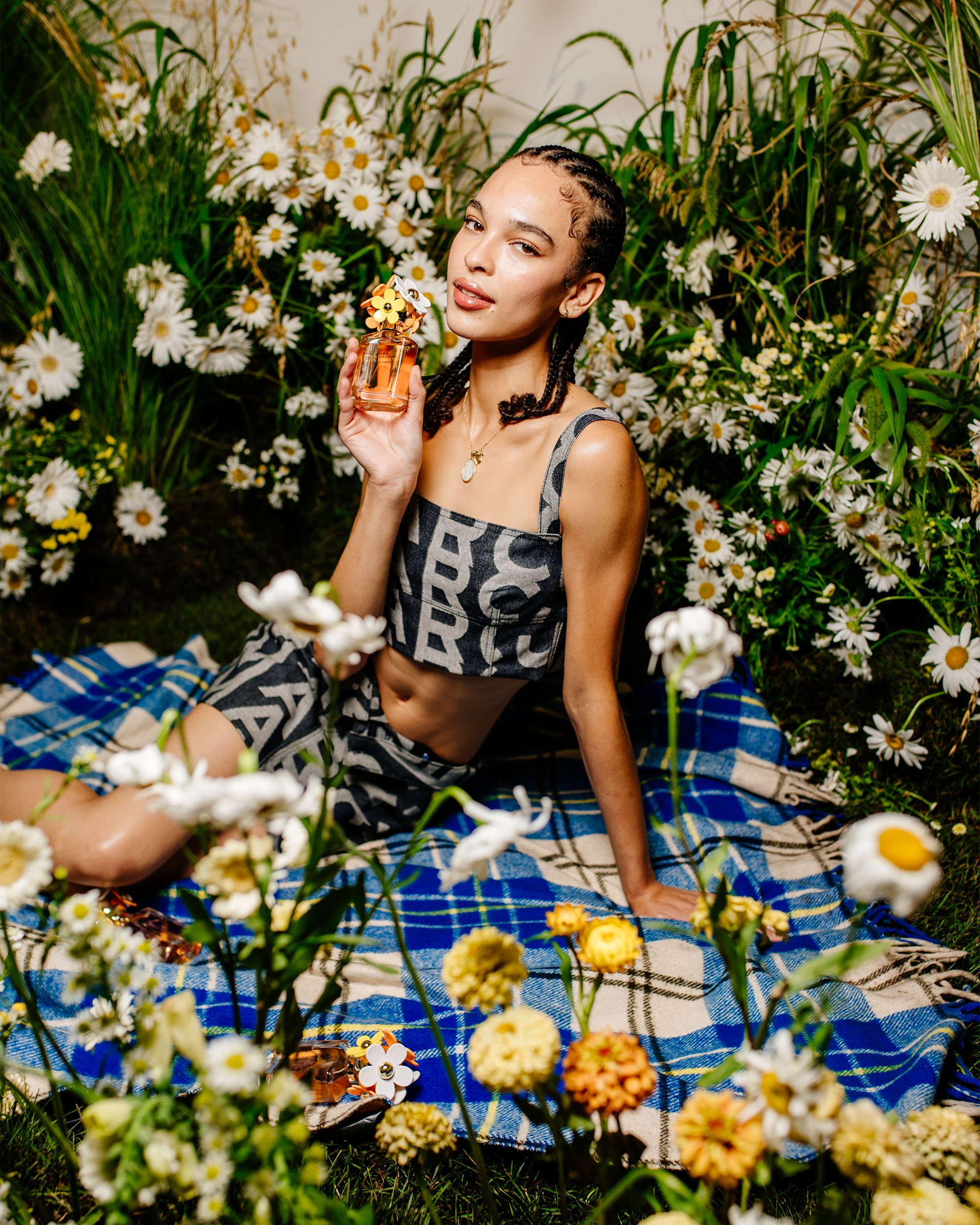 2022-08-03 - Hunter Abrams - Marc Jacobs Ever So Fresh - 106.png