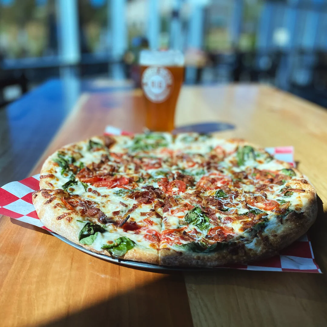 Red-White-Green_Pizza.jpg