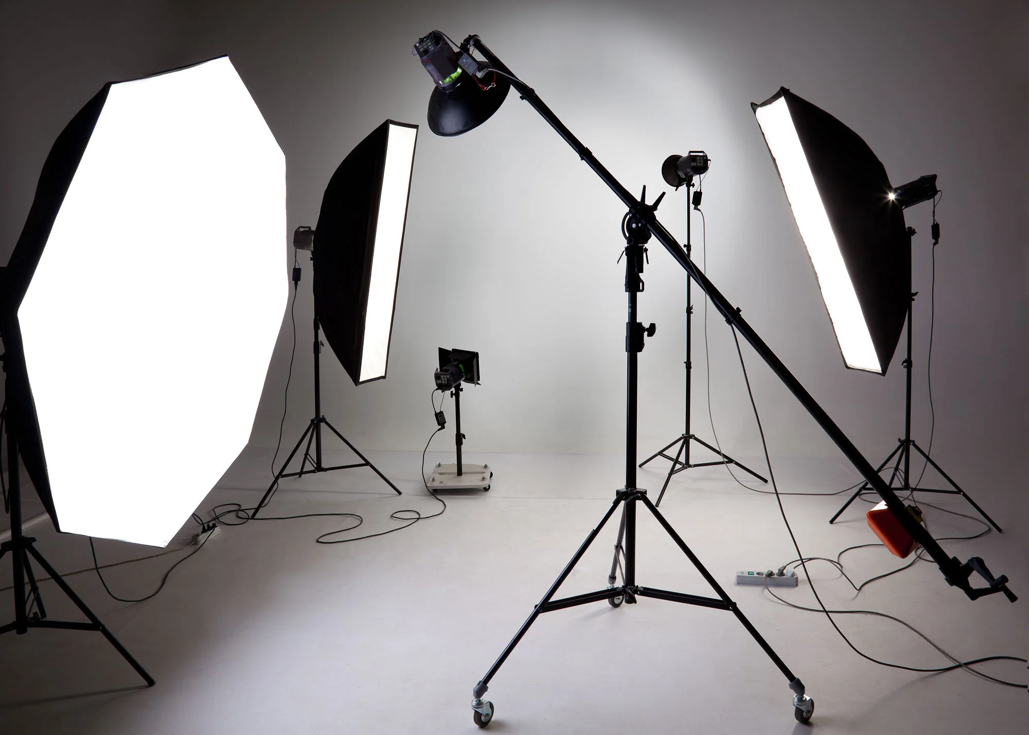 INTRODUCTION TO STUDIO PHOTOGRAPHY