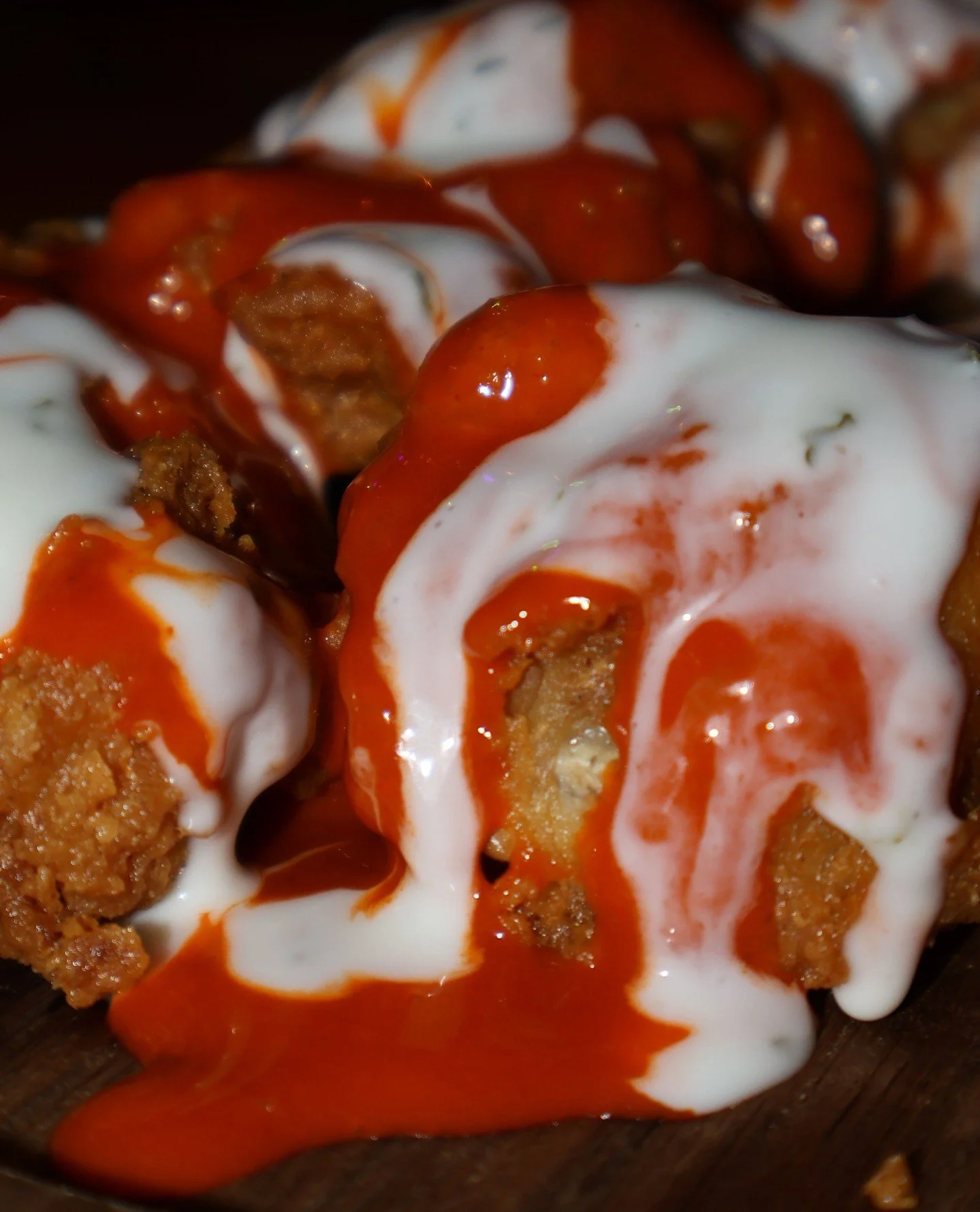 A nosotros nos encantan las alitas con salsa extra 🤤🤤 (&iexcl;y s&iacute;, pueden pedir todas las alitas de Pueblito Viejo en Uber Eats!)⁠
⁠
📍Pueblito Viejo Chicago y Miami