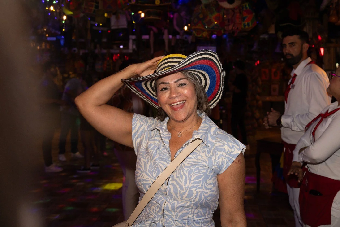 &iexcl;Pascua es un d&iacute;a de celebrar - y tenemos las puertas abiertas! Los esperamos en Pueblito Viejo Chicago y Miami el dia entero 🇨🇴🐰