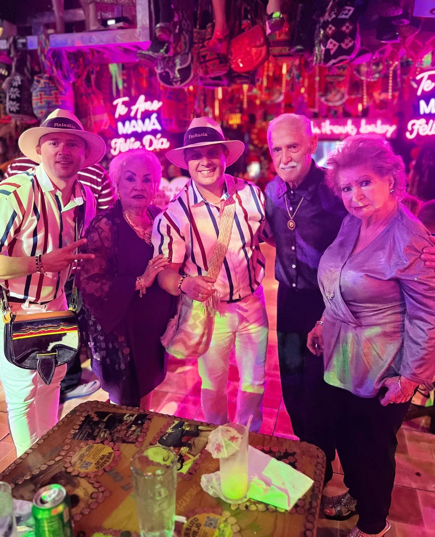 &iexcl;En Pueblito Viejo se pasa mejor! &iexcl;Si vienes los jueves por la Noche de Despecho o el fin de semana para nuestro entretenimiento en vivo, siempre vas a tener una noche s&uacute;per divertida!⁠
⁠
&iexcl;Nos vemos en Pueblito Viejo Chicago 