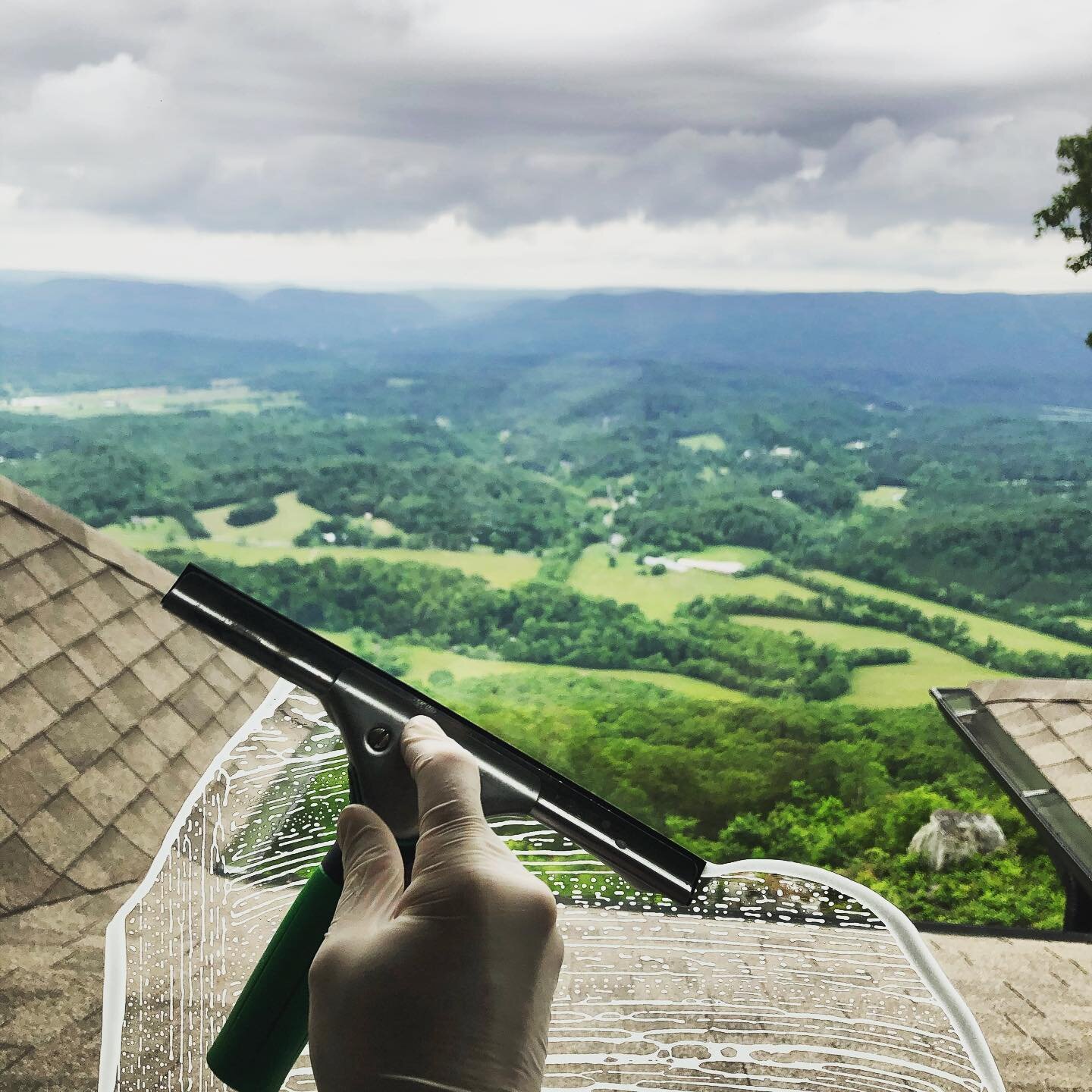 Summer never looked so good! Call today for a free estimate! (423)-497-6055
.
.
.

#chattanooga #chattanoogasmallbusiness #pressurewashing #windowcleaning #lookoutmountain #signalmountain #soddydaisy
#redbank #sceniccity