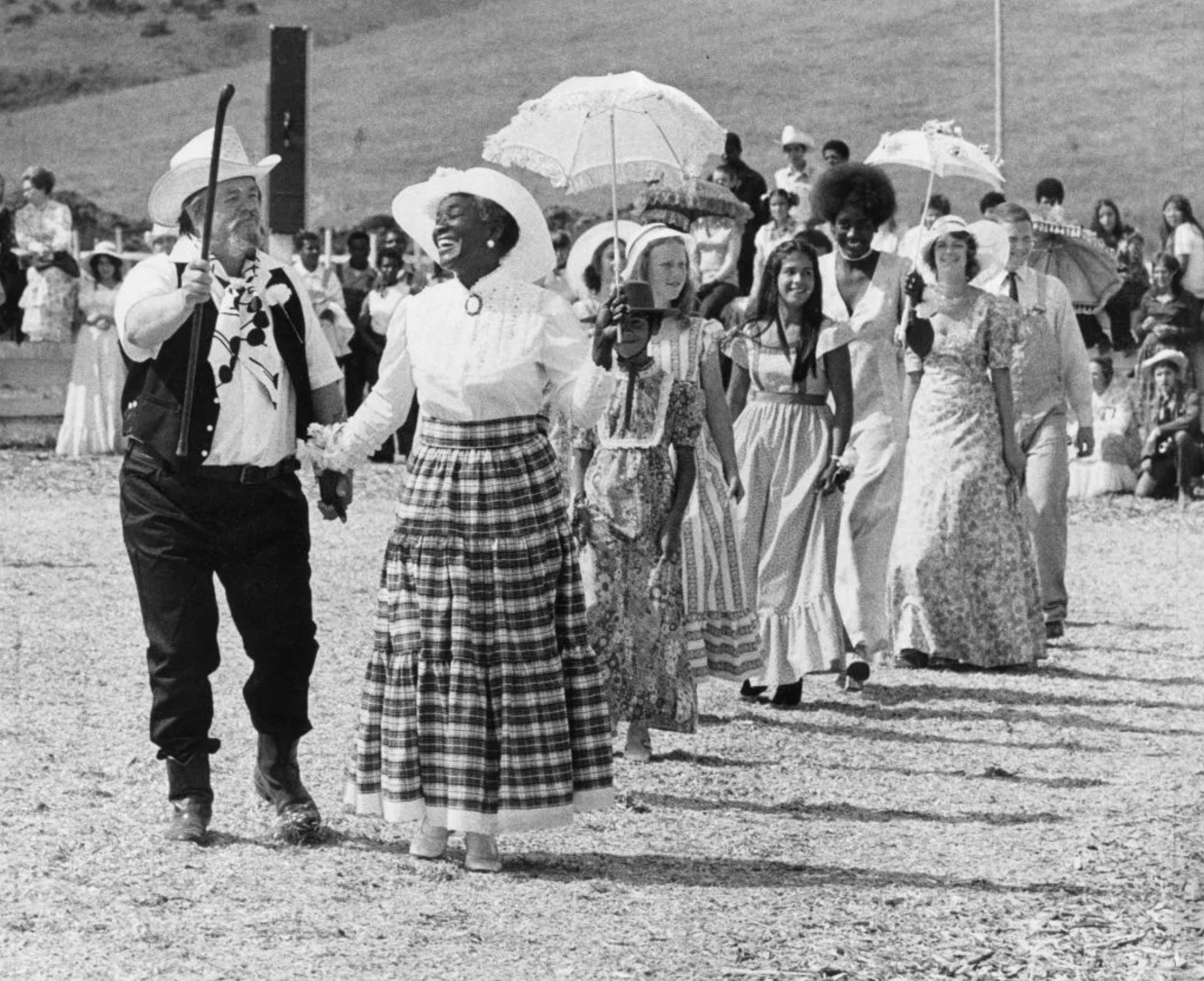 Charles Dederich (front, left) founder of Synanon, and wife Betty (his right) lead a wedding parade at the Synanon Wedding Festival, August 6, 1972.Greg Peterson/San Francisco Chronicle—Getty Images