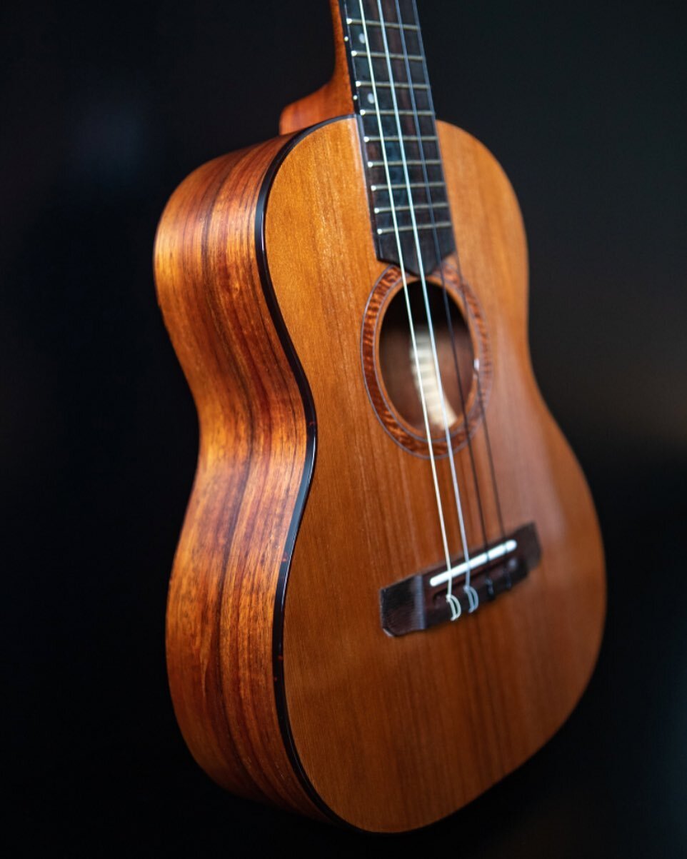 We felt like mixing it up a little for this custom ukulele ~ pairing beautiful redwood for the top with our gorgeous island Koa wood for the back and rosette 😍 What do you think? 🤙🏾🎶✨ Go to shopmeleukulele.com &mdash;&gt; ukulele shop &mdash;&gt;