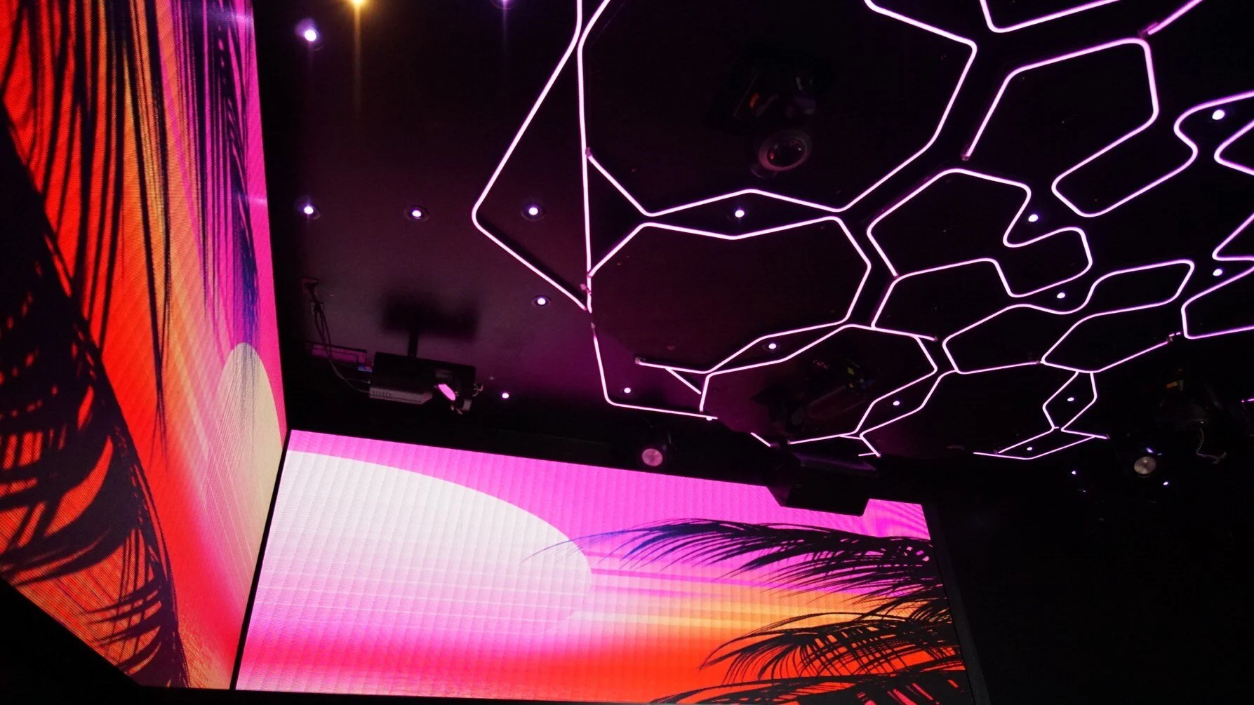 FloppyFlex™ LED Neon Tops Up CLUB K