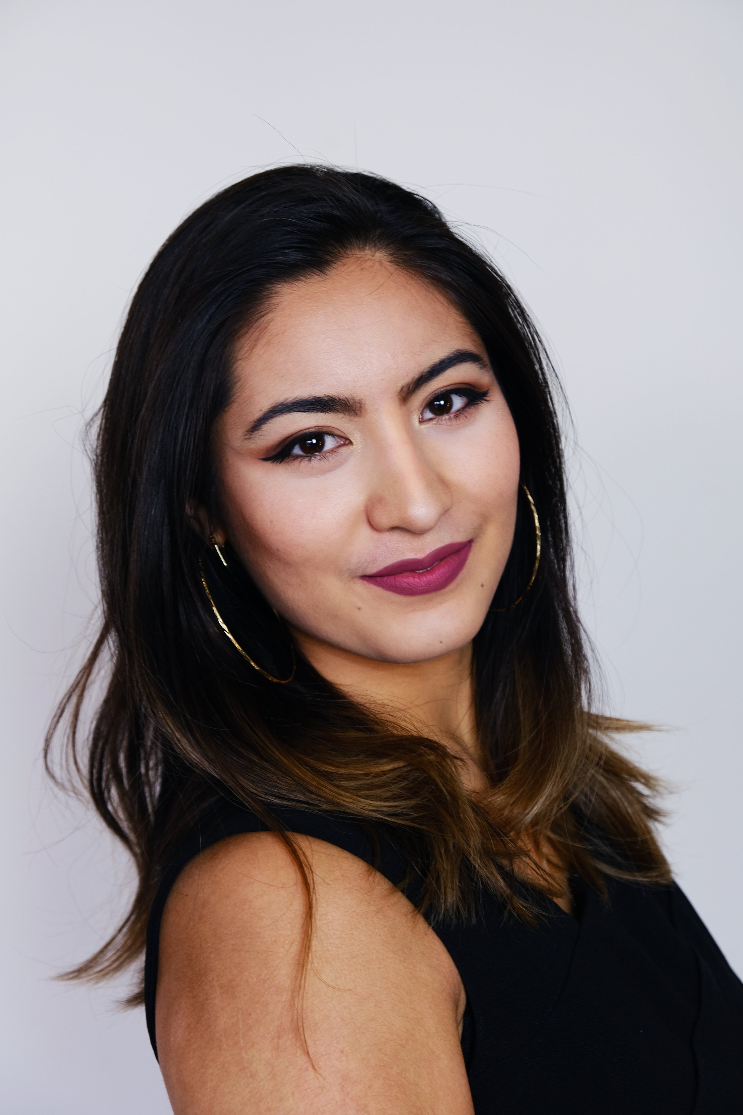 Amanda Headshot 01.jpg