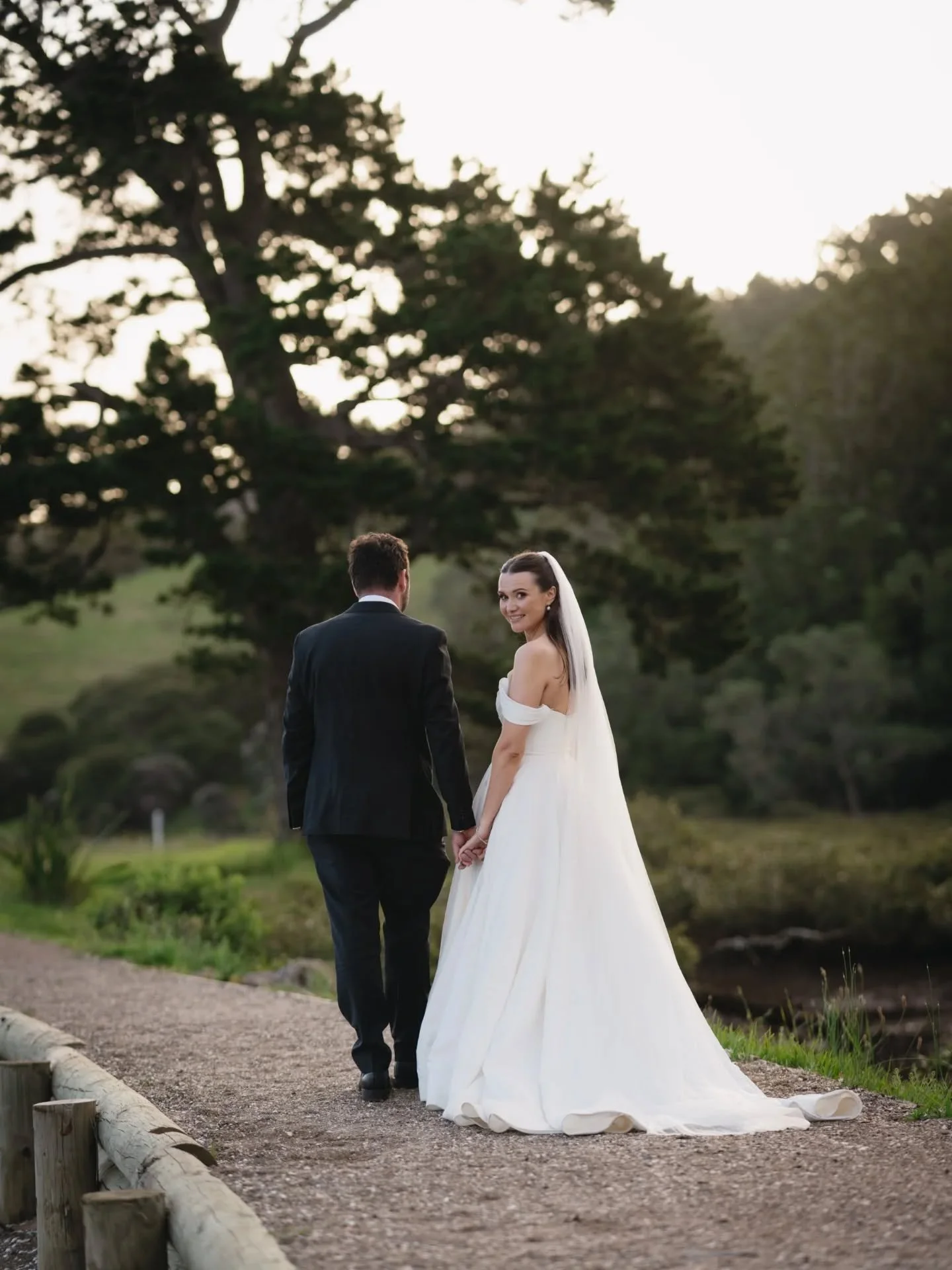 A few snippets of R + L's Waiheke Wedding 🤍

Makeup: @katesolleymakeup
Hair: @robynmunrohair
DJ: @kidku
Celebrant: @erinjacombcelebrant
Venue: @manowarwine
