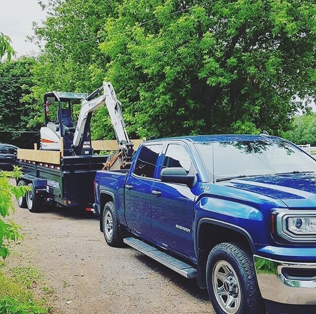 Look what Cody picked up to do some work at the ranch!  Digging a new underground power line to the club house and installing the culverts 🤩