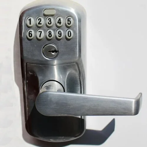 traditional and smart locks in arizona