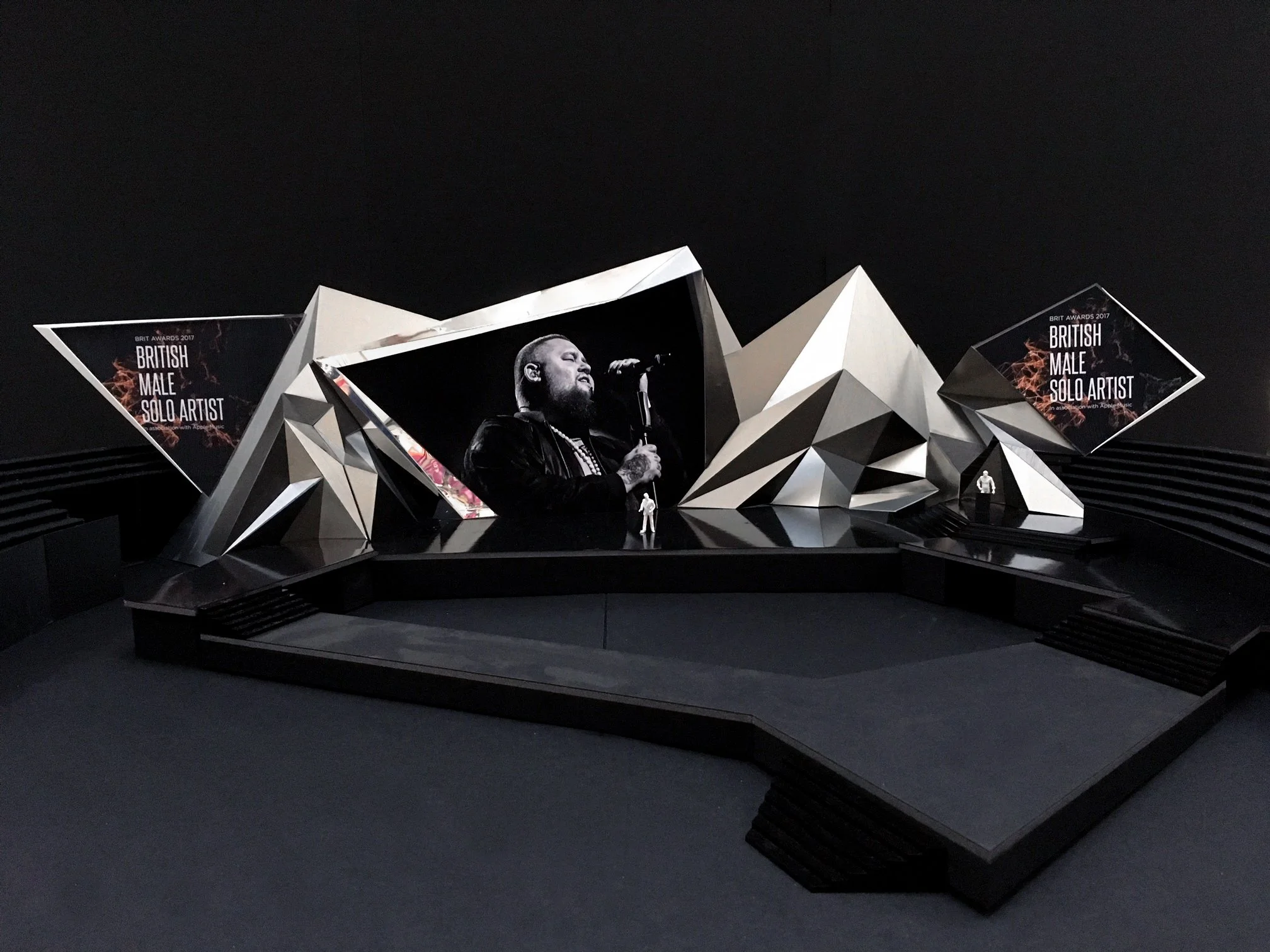 Brit Awards 2018 - Misty Buckley Design