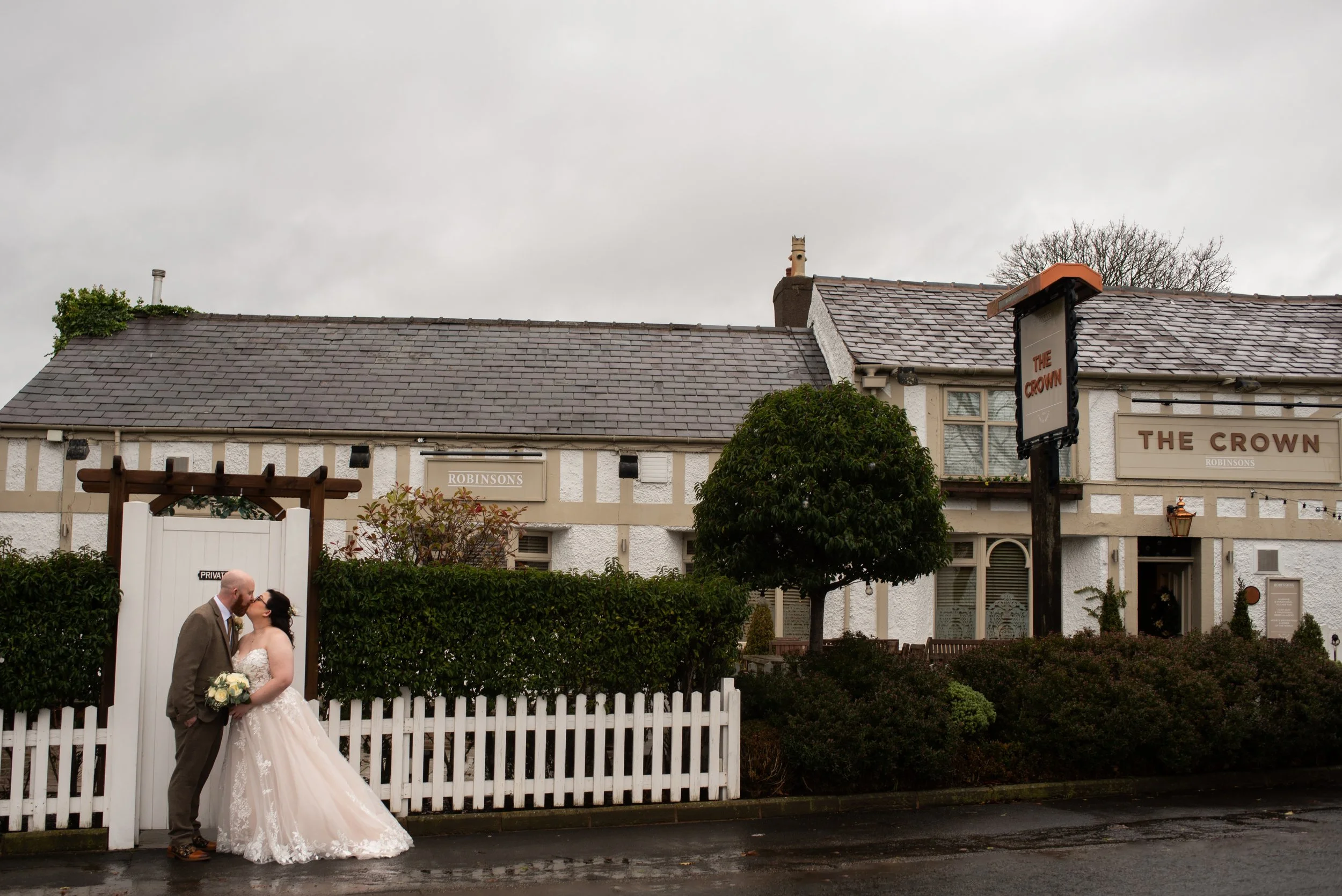 Mr & Mrs Gleave (207).jpg