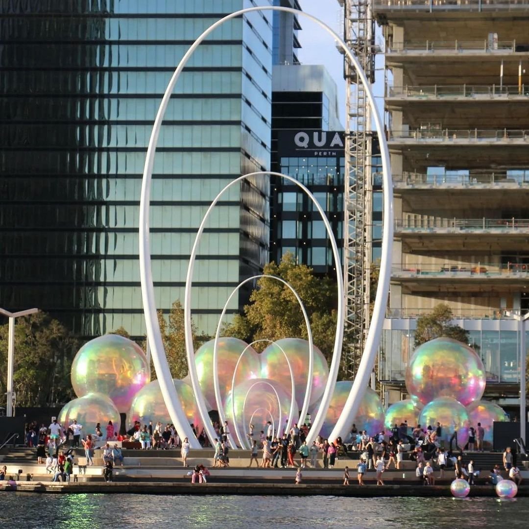 There's less than a week left to experience the captivating art installation &quot;Ephemeral Oceanic&quot; gracing Elizabeth Quay until April 25. Brought to life by the renowned Sydney-based design studio, @AtelierSisu, this immersive experience show