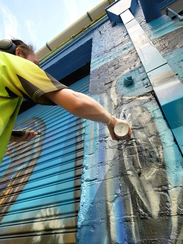 You might&rsquo;ve spotted these two talented mural artists from @blankwalls__ transforming McLean Lane recently! 🎨

Commissioned by @sironaurban, the developers behind the new UniLodge student accommodation, their &ldquo;Dream Dare Do&rdquo; mural 
