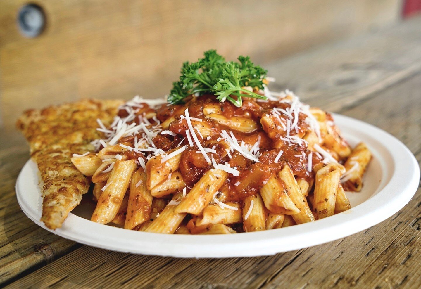 A true classic! Tomato Penne; tossed in our fresh tomato basil sauce. 🥰⁠
.⁠
.⁠
.⁠
#GranvilleIsland #GravilleIslandMarket #GranvilleIslandPublicMarket #VancouverPasta #VancouverItalianFood #FreshFood #Pasta #Penne #TomatoPenne #Cheesy #TomatoBasil #P