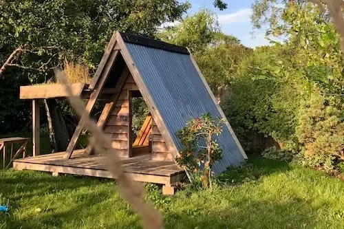 Bespoke garden structure by Anna Sissons Garden Design