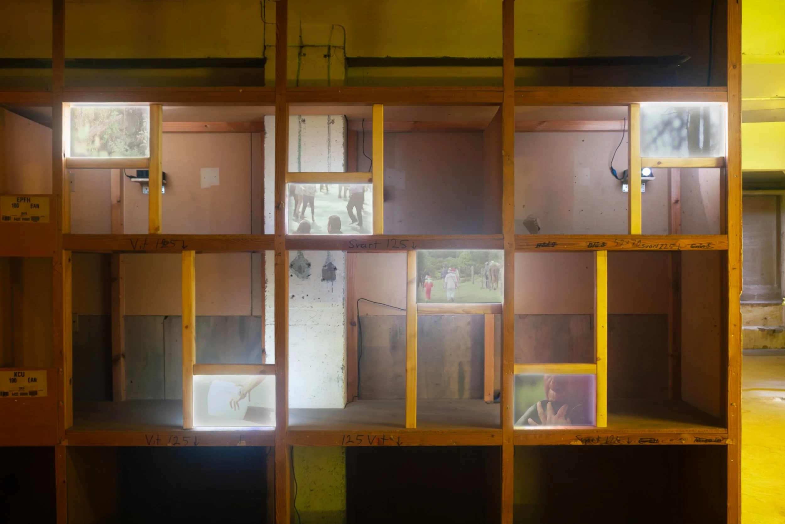 Vi rör oss, avslutar aldrig vår rörelse