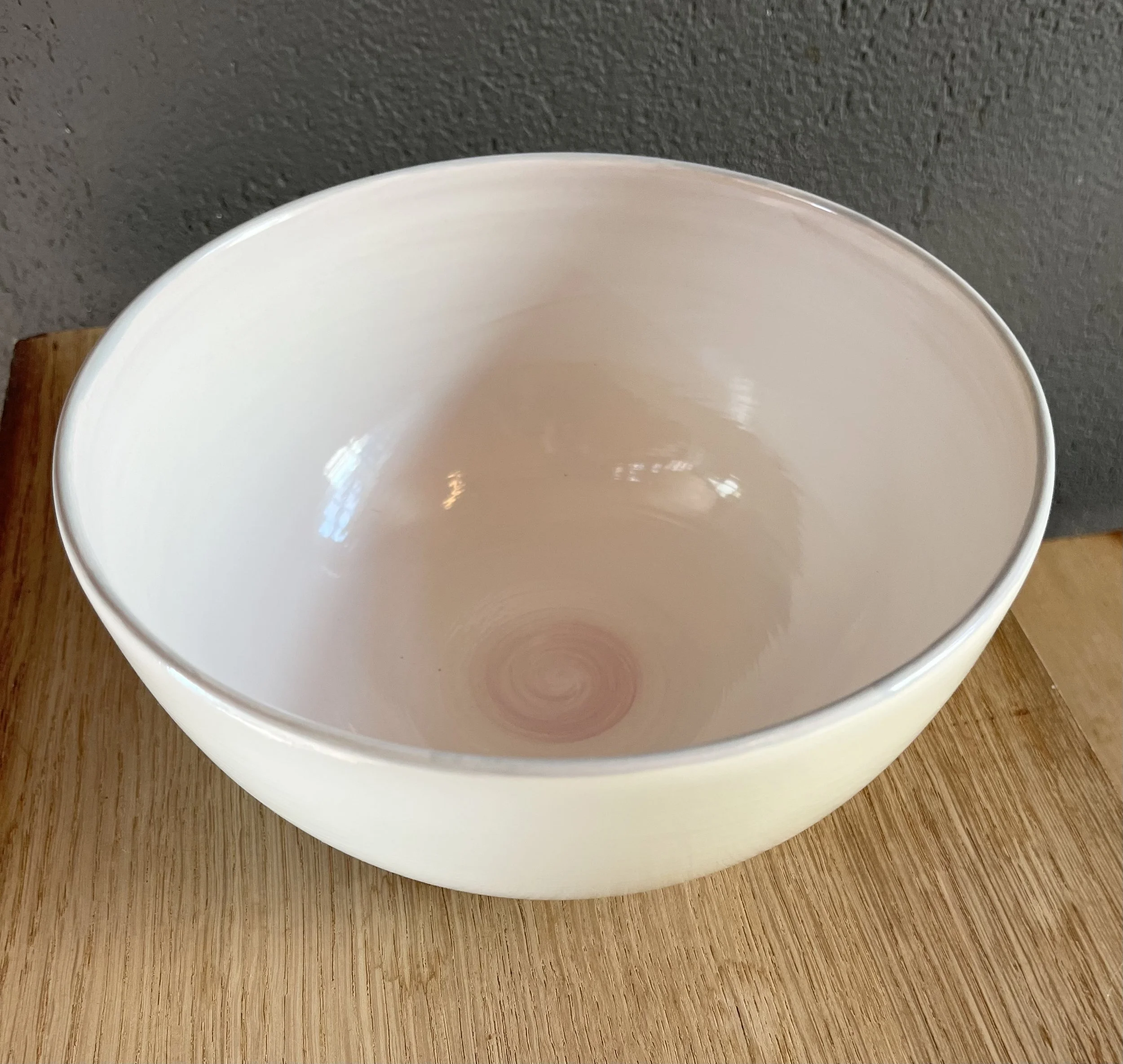  Salatbowl / Nr. 6 
 Ø 21 cm x h 10.5 cm / CHF 55