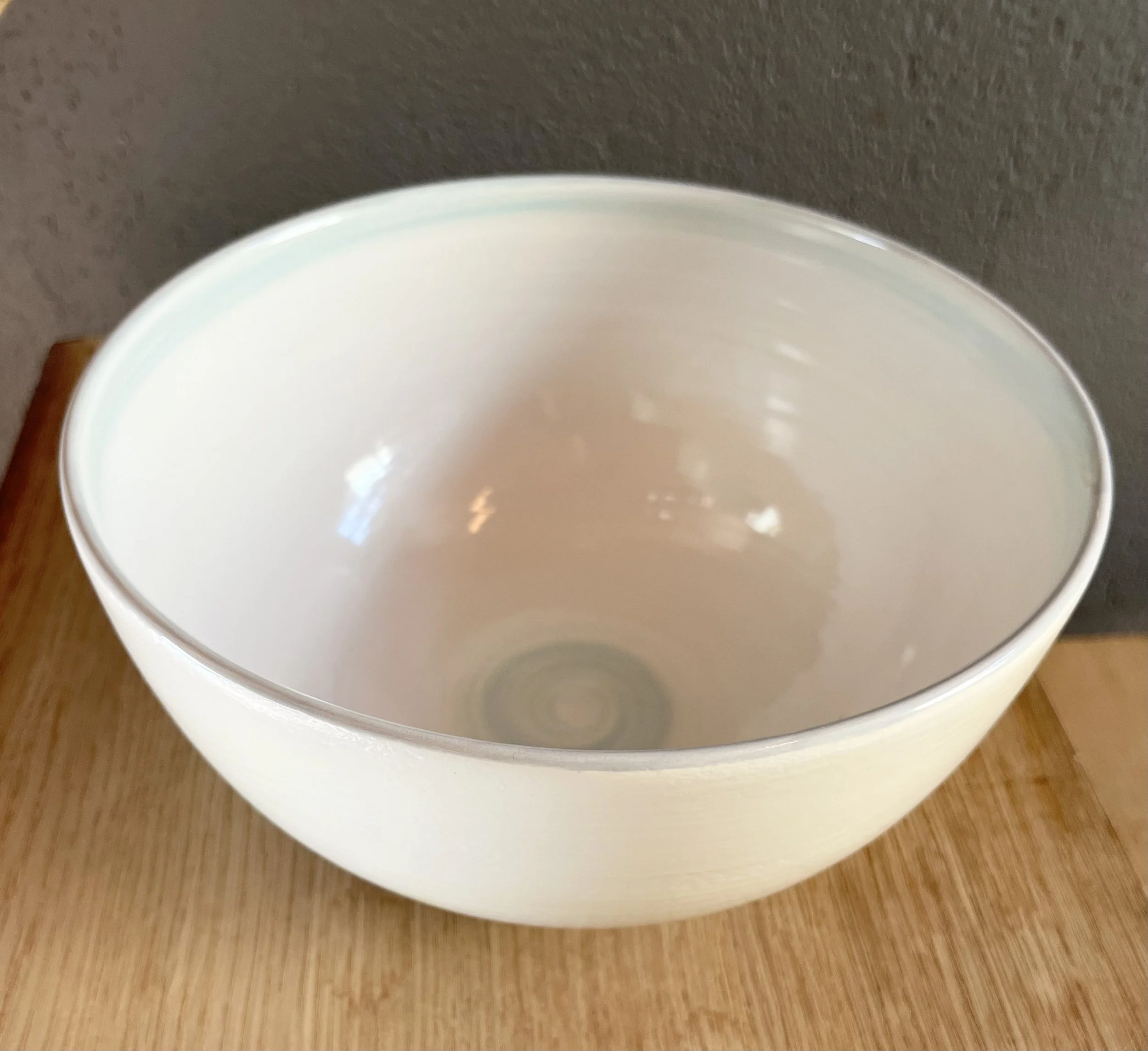  Salatbowl / Nr. 3 
 Ø 21 cm x h 10.5 cm / CHF 55