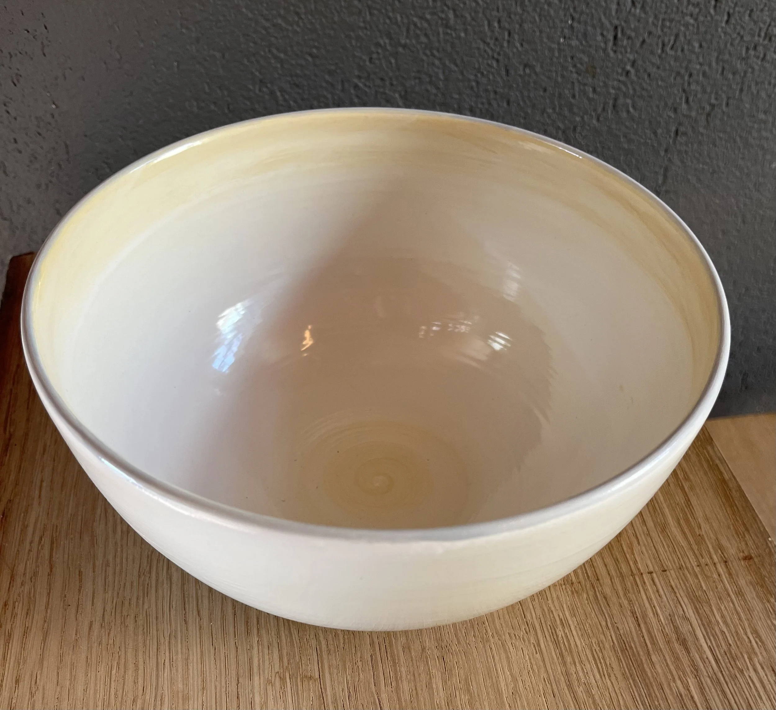  Salatbowl / Nr. 7 
 Ø 21 cm x h 10.5 cm / CHF 55