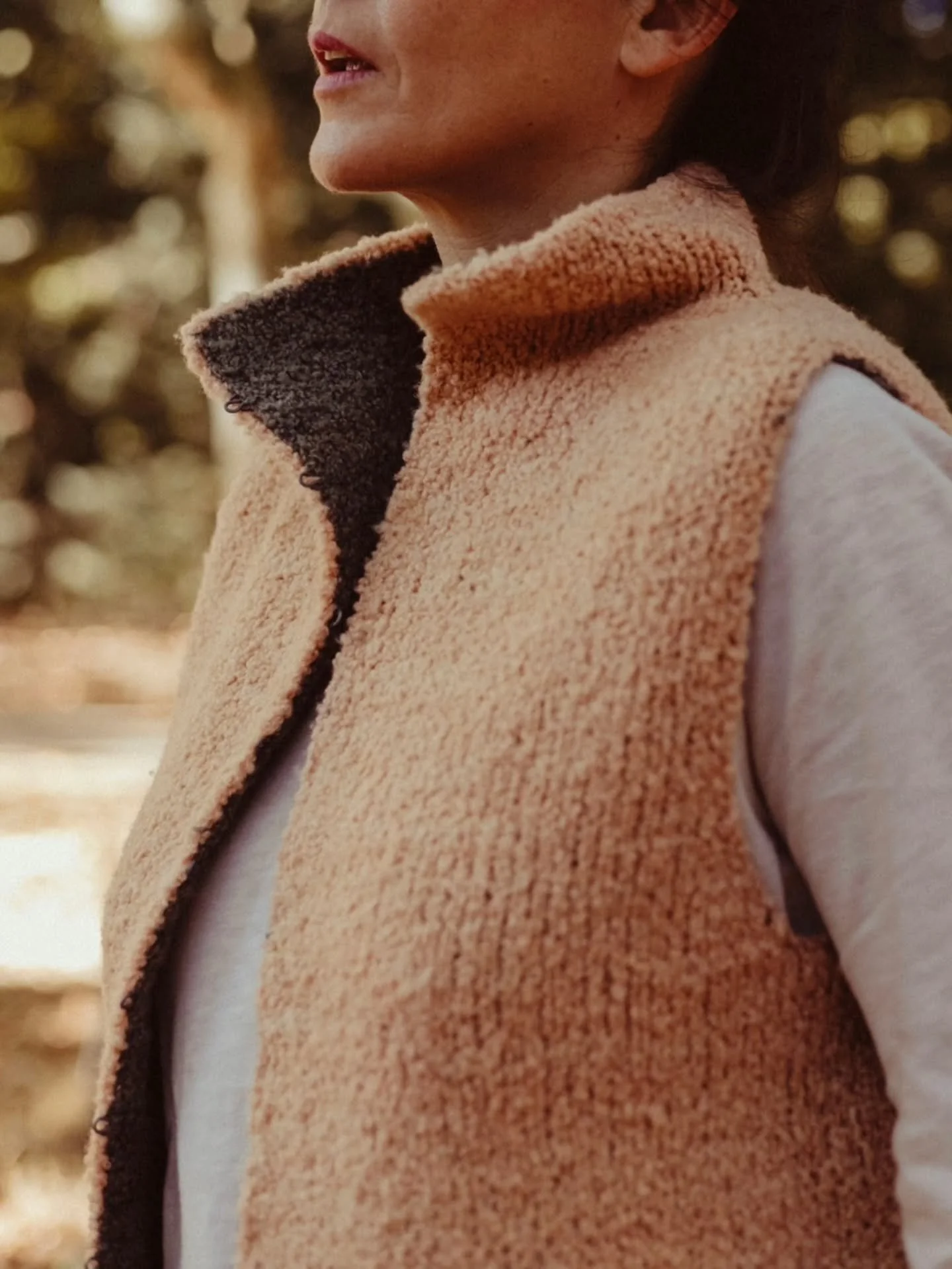 Hola queridas m&iacute;as 🌹
Hoy os presento un proyecto que me hace much&iacute;sima ilusi&oacute;n y que he tejido, vivido y so&ntilde;ado durante un a&ntilde;o: Rever Nitin 💫

Por primera vez y hasta el 9 de noviembre, en carmengarciademora.com p