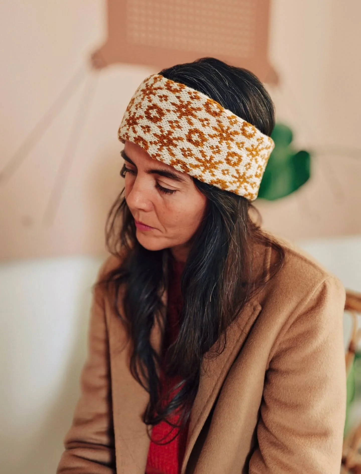 Queridas m&iacute;as, os presento la Cinta Astra ✨

Una peque&ntilde;ina alegr&iacute;a para disfrutar sin complicaciones del Colorwork en tus agujas ✨

Un patr&oacute;n chiquit&iacute;n, ideal para llevarlo de aca para all&aacute; y usar esa bolsita