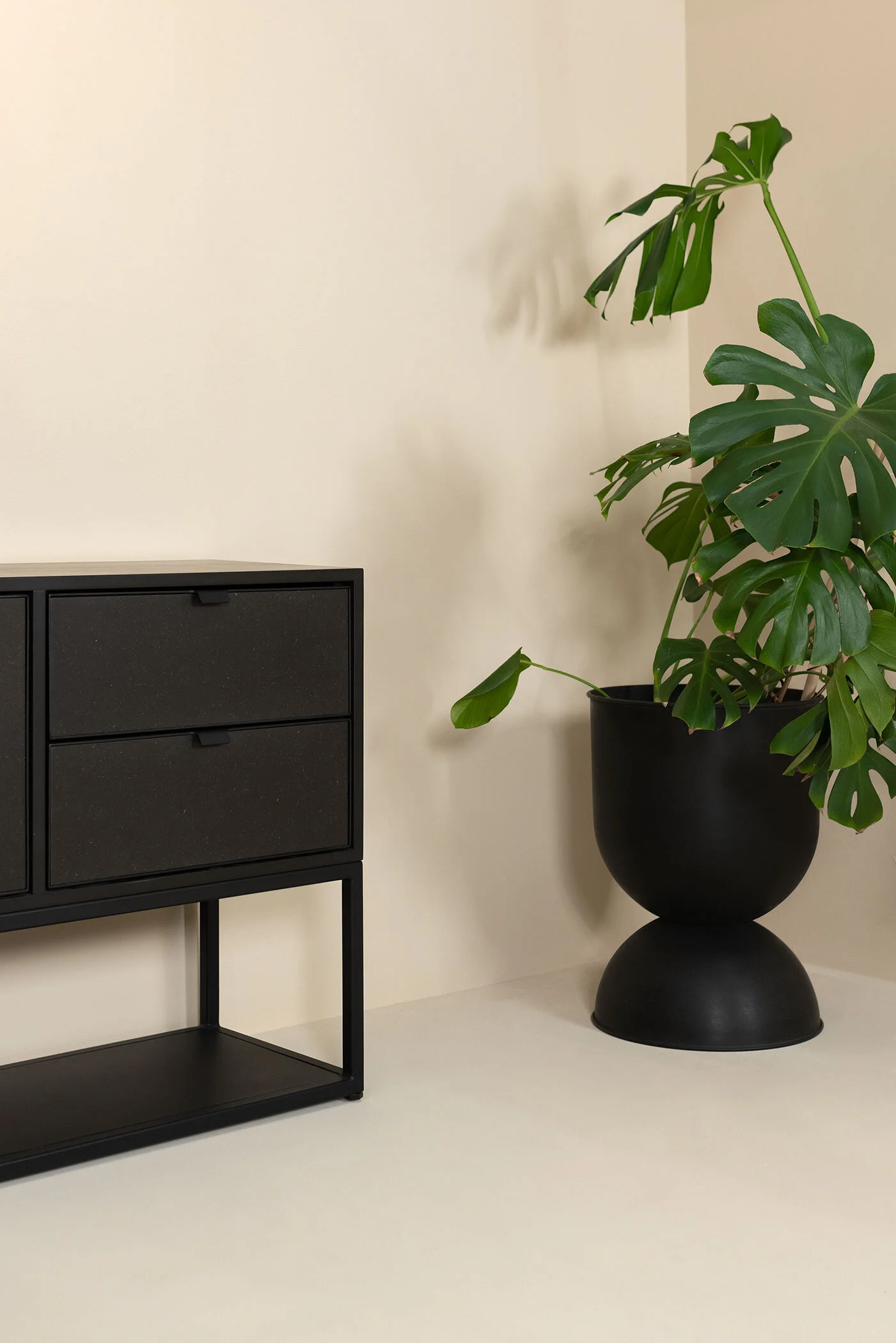 Donnerblitz-Design-Rob-Sideboard-LR-03.jpg
