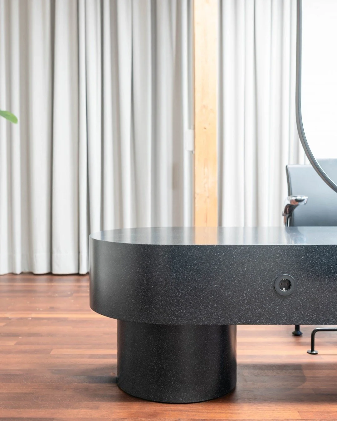 Cabelo - Friseursalon in M&uuml;nster
@cabelo_muenster
#salondesign #retaildesign #interiordesign #desin #fertigung