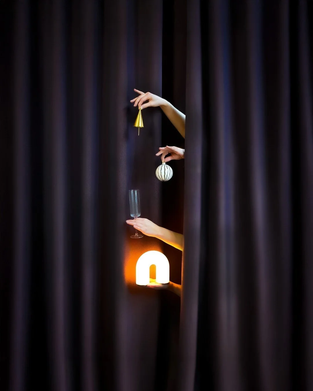 ADVENTSSHOPPING FREITAG 12.12.25 -  8.00-19.00 Uhr
Neben unseren regul&auml;ren &Ouml;ffnungszeiten verl&auml;ngern wir an dem Freitag und haben Rabatte und einen Musterverkauf f&uuml;r euch! Gl&uuml;hwein gibt&acute;s nat&uuml;rlich auch. Wir freuen