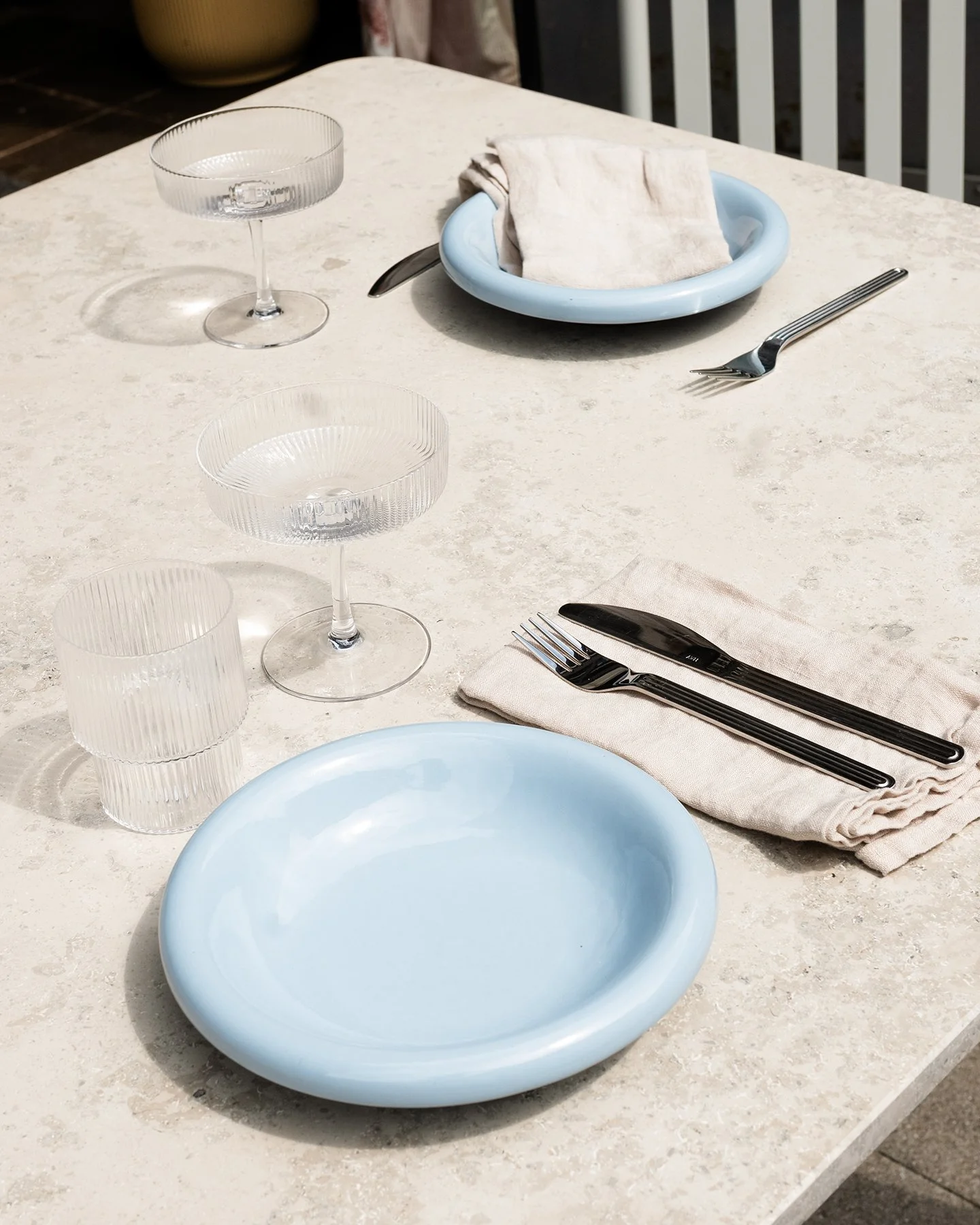 MEO Outdoortisch mit Jura Natursteinplatte