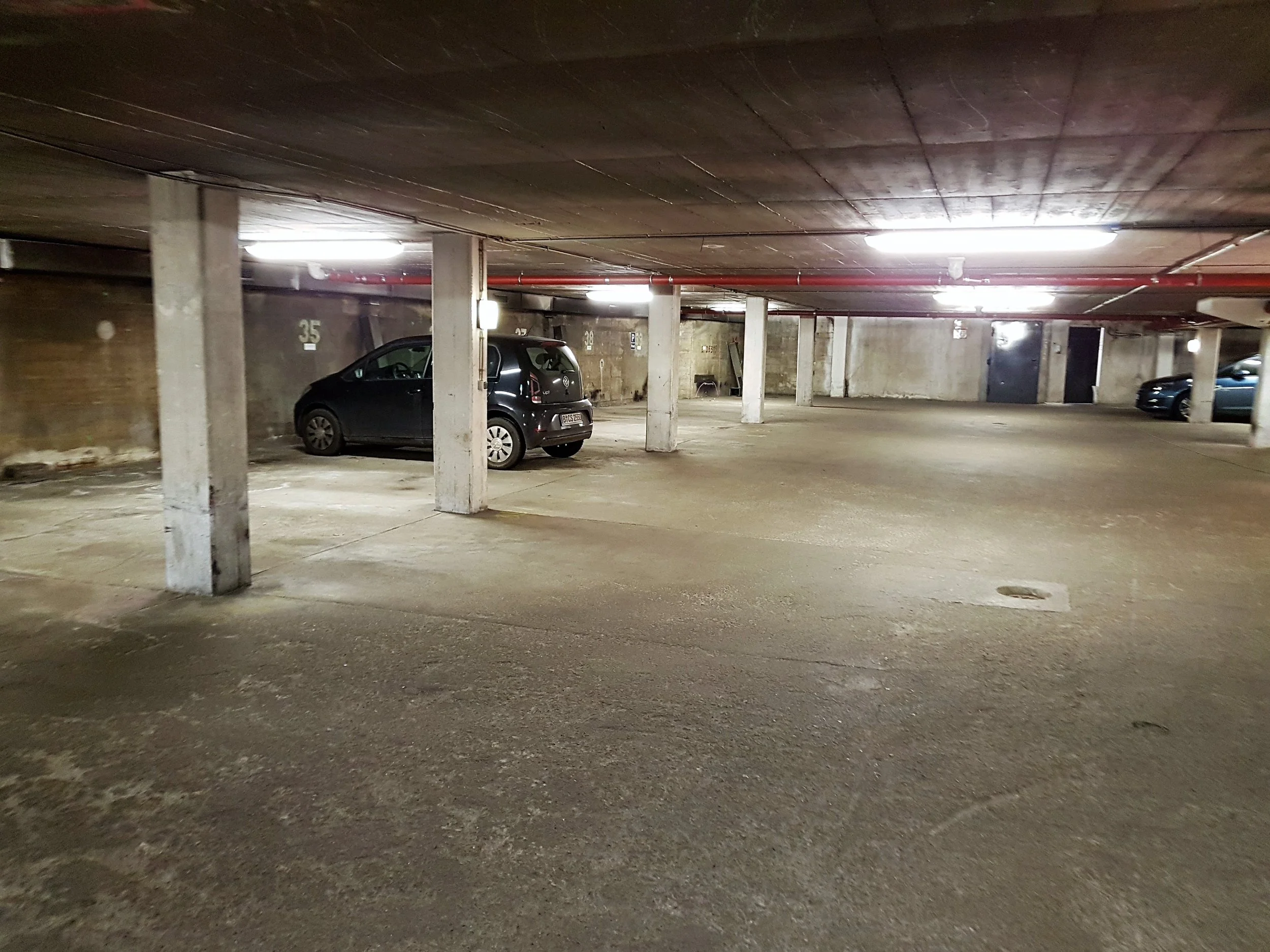 Ihr Parkhaus zeigt weiße Flecken und Risse? Was das bedeutet und was Sie jetzt tun sollten