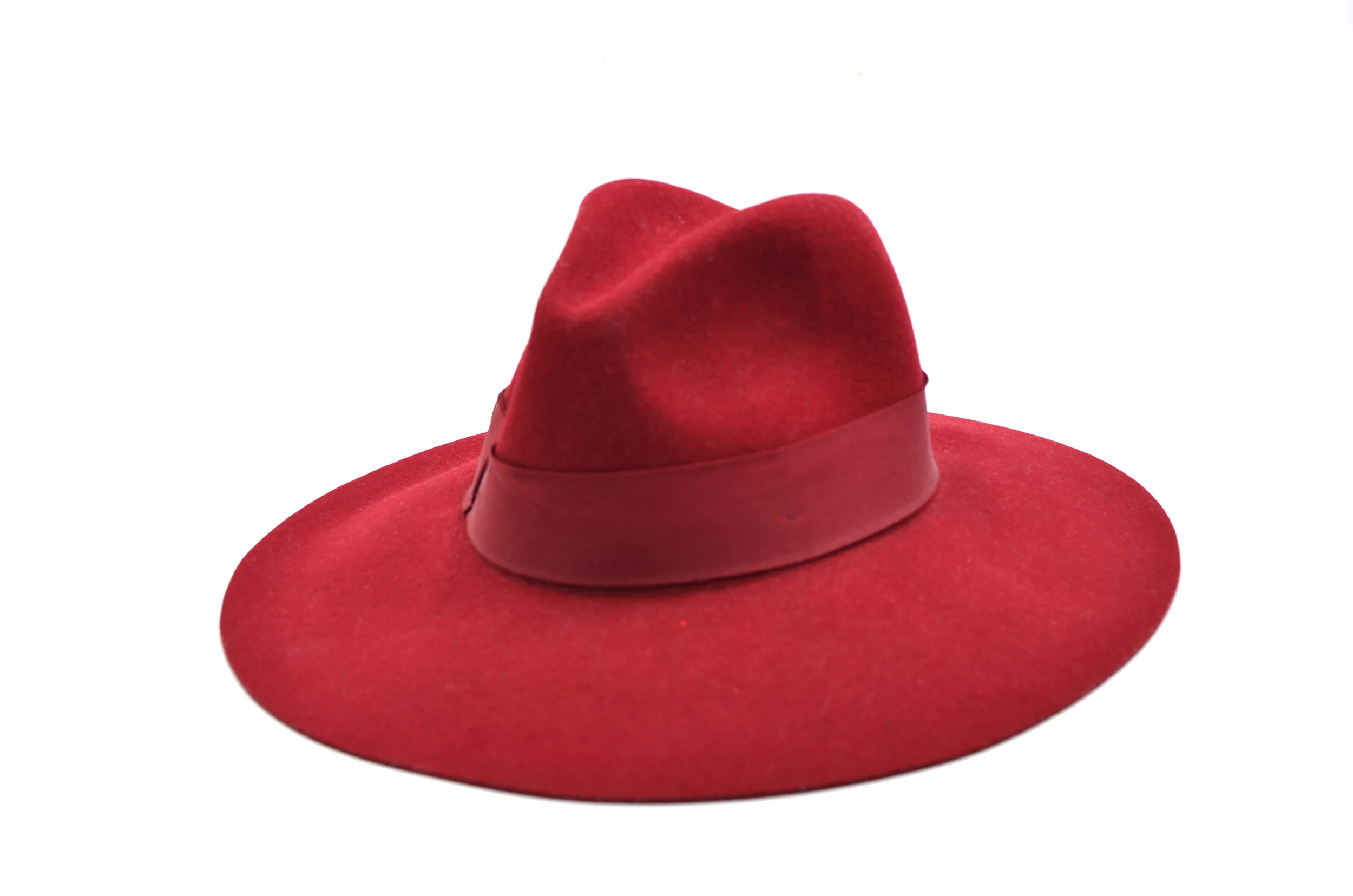 Chapeau seau en velours côtelé rouge pour un port quotidien