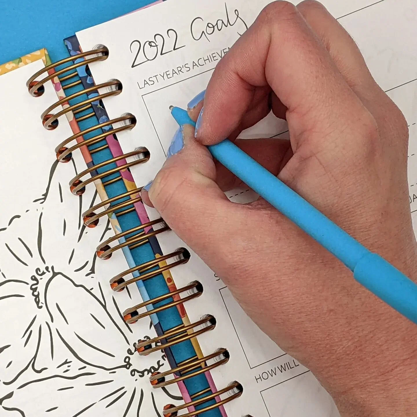 ✍️Starting to plan for next year? My 2022 Planner &amp; Goal journal is still available, pop over to my shop and get yours while stocks last.
.
Link in bio to shop.
.
#planner #2022diary #boxingdaysale #designedinbristol #supportsmallbusiness