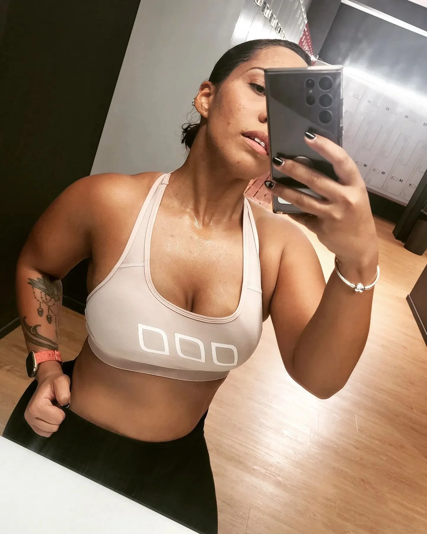 Today on my plate ✨️
(feat. unrelated pic because... felt cute😋)

No matter what anyone tells you, you can enjoy foods you love while still getting results! This is today on my plate; I enjoyed every single meal (I chose meals I like within my macro