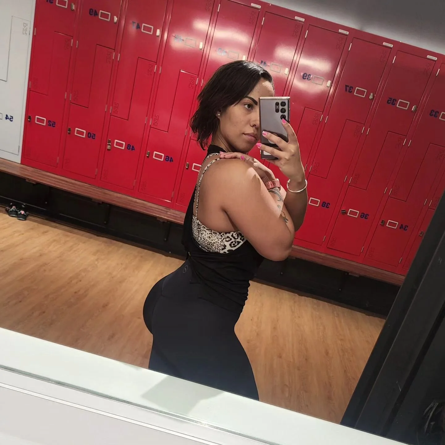 Another day, another sweaty selfie 🏋&zwj;♀️💪🥵🍑💦