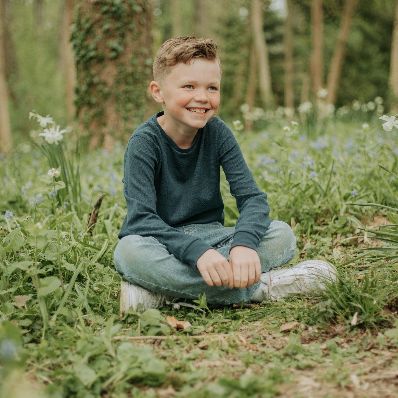 It&rsquo;s starting to feel like Spring now, and boy, I have missed all the greenery and pops of colour in my photoshoots. 

It is NOW the perfect time to book a family photoshoot for Spring/Summer! 🌸

I have a selection of perfect outdoor locations