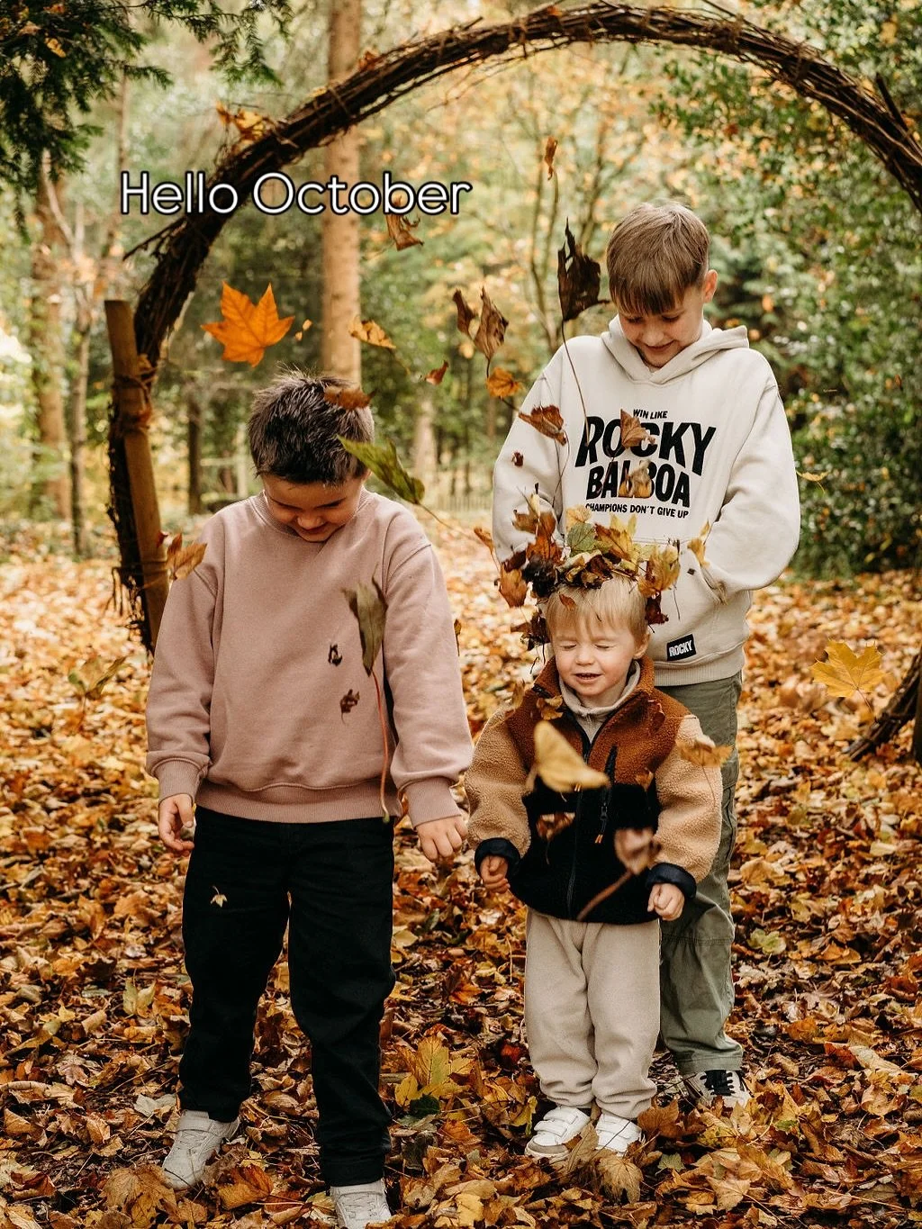 October vibes are everything! 

Golden light, autumn leaves, cozy layers, and laughter-filled family walks. 

If you're thinking of updating your photos, now's the time! And it&rsquo;s not just the perfect time for family photoshoots, it&rsquo;s grea