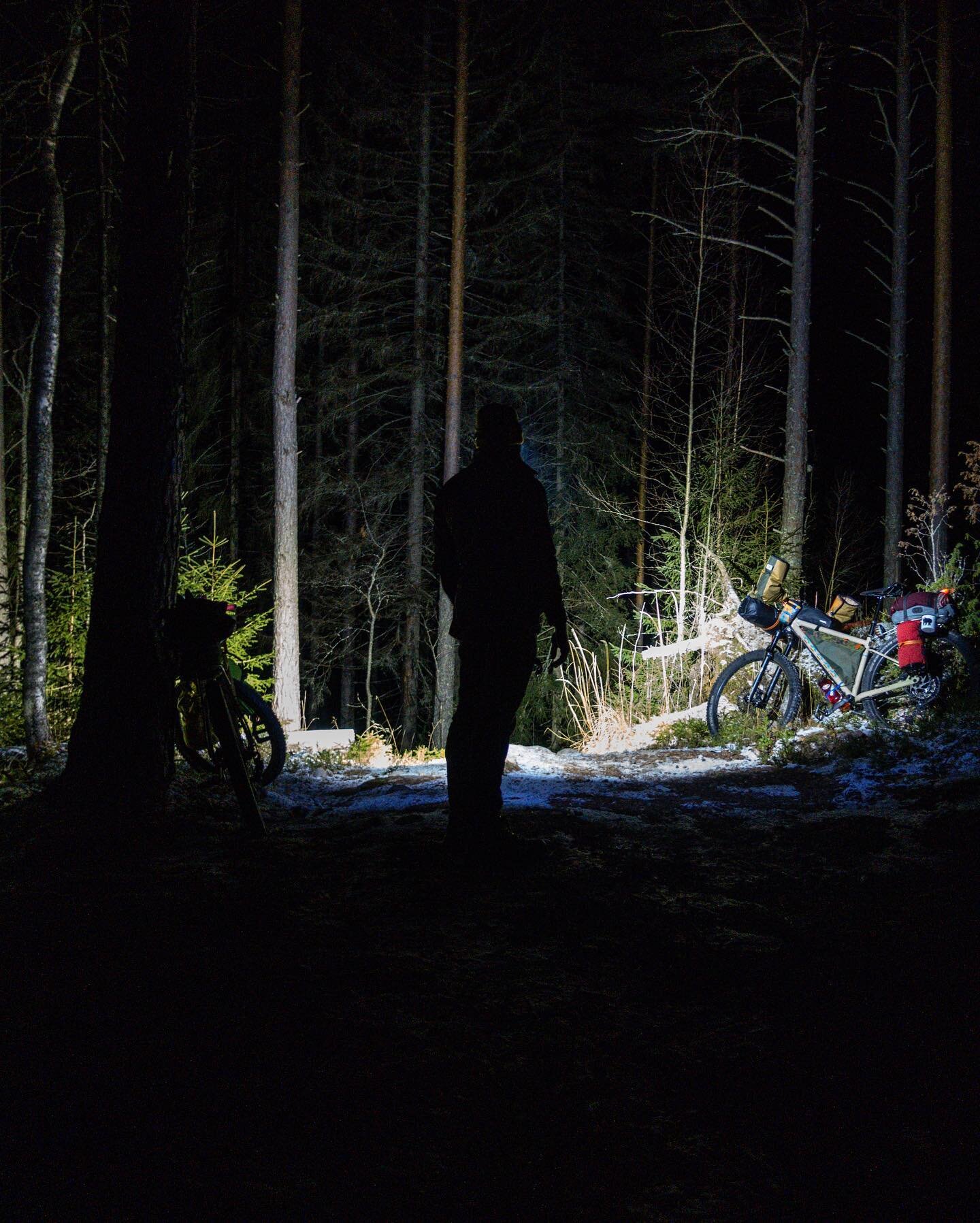 Awesome weekend of bikepacking with @a4d3e 
.
He&rsquo;s worded it better than I could
.
A dark 5 km ride on the M&auml;ntyharju-Repovesi route we stayed the first night in the Uutela Lean To shelter, stared at the fire and talked well into the night