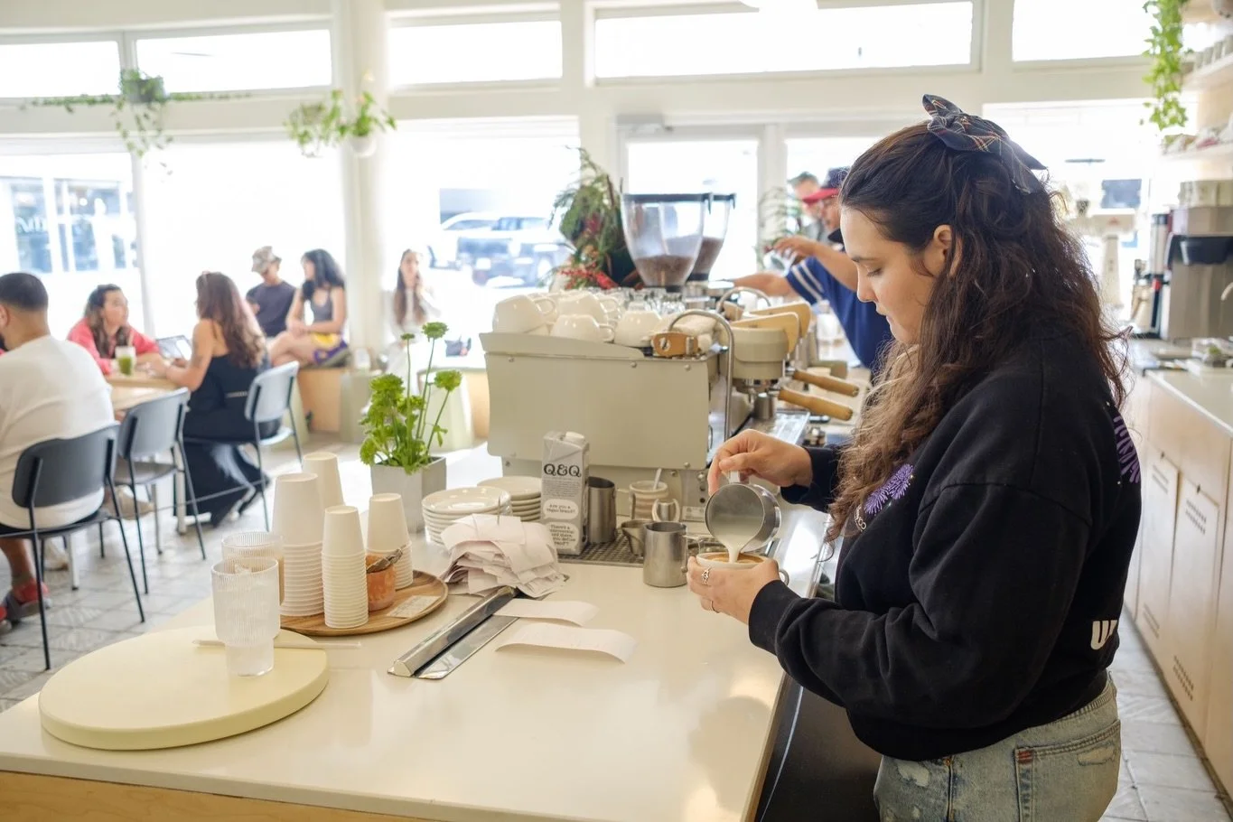 Debido a una falla mayor en una bomba de agua en Carra&iacute;zo, llevamos 13 d&iacute;as sin servicio de agua. Esta situaci&oacute;n ha afectado significativamente nuestras operaciones. Nuestro equipo est&aacute; bajo mucha presi&oacute;n, sus propi